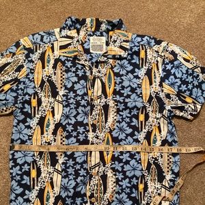 Old navy boys shirt- surfboards